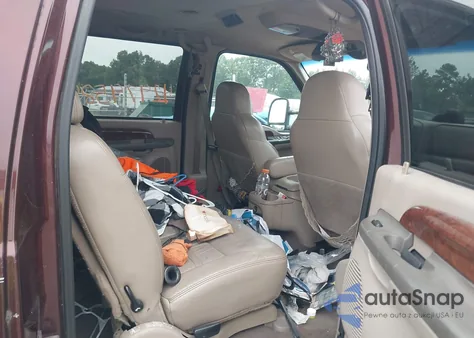 2000 Ford Excursion Limited from USA, damaged, VIN 1FMNU43S8YEB53976